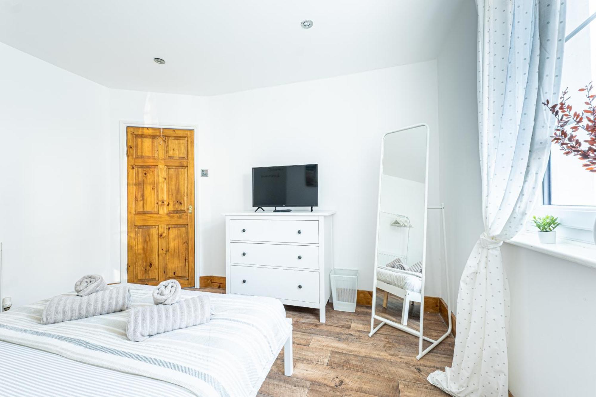 Seaside Retreat In Folkestone Apartment Exterior photo